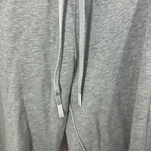 Lululemon Women’s Gray Joggers size 6 - Picture 4 of 9